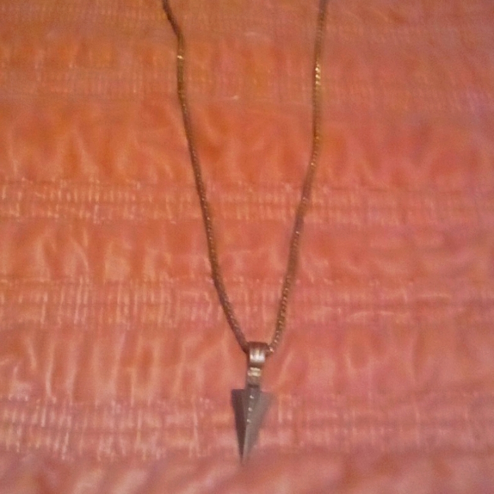 A gold necklace chain ⛓️